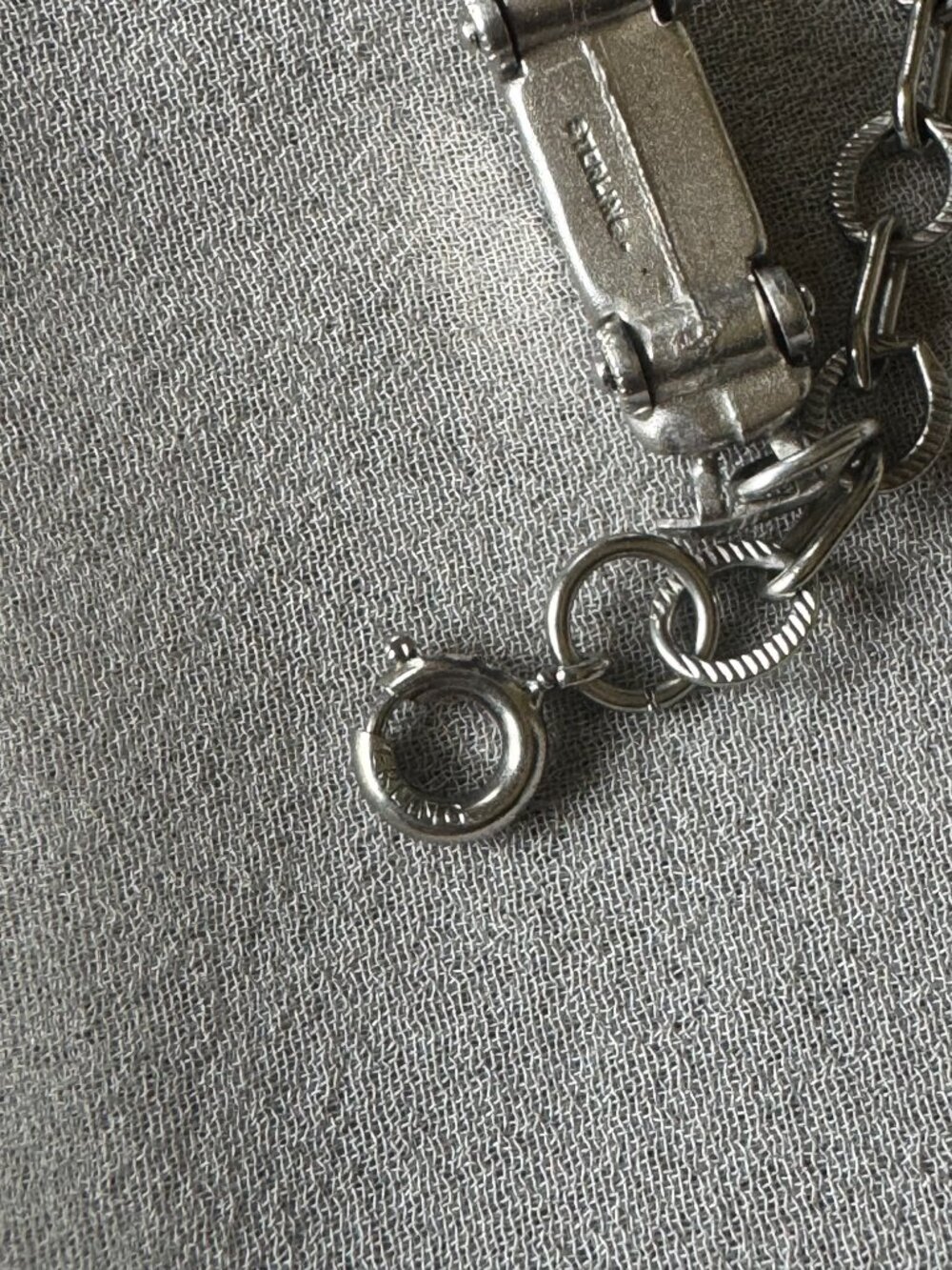 Vintage 925 Sterling Silver Charm Bracelet w/ 6 Sterling Silver Charms - Picture 9 of 12